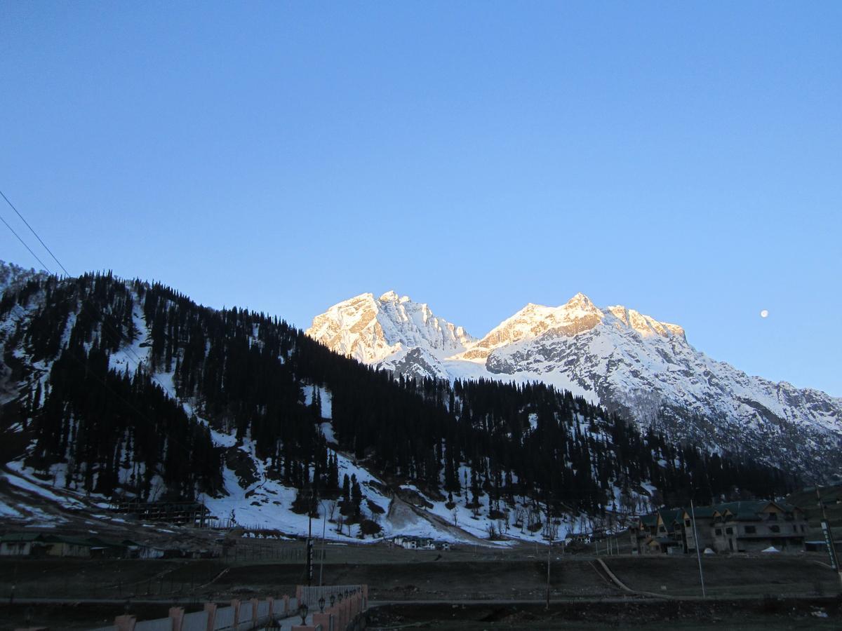 Hotel Akbar Sonamarg Exterior photo