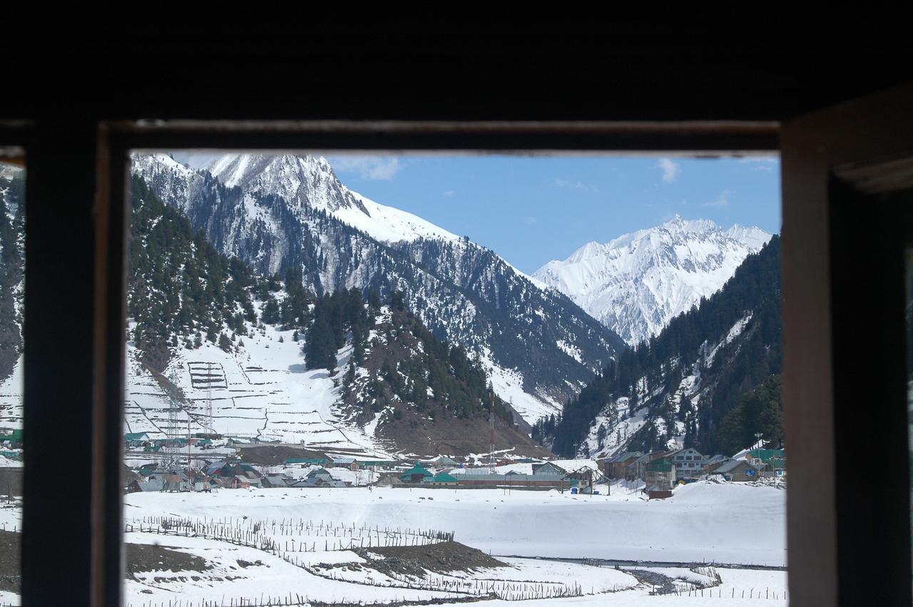 Hotel Akbar Sonamarg Exterior photo