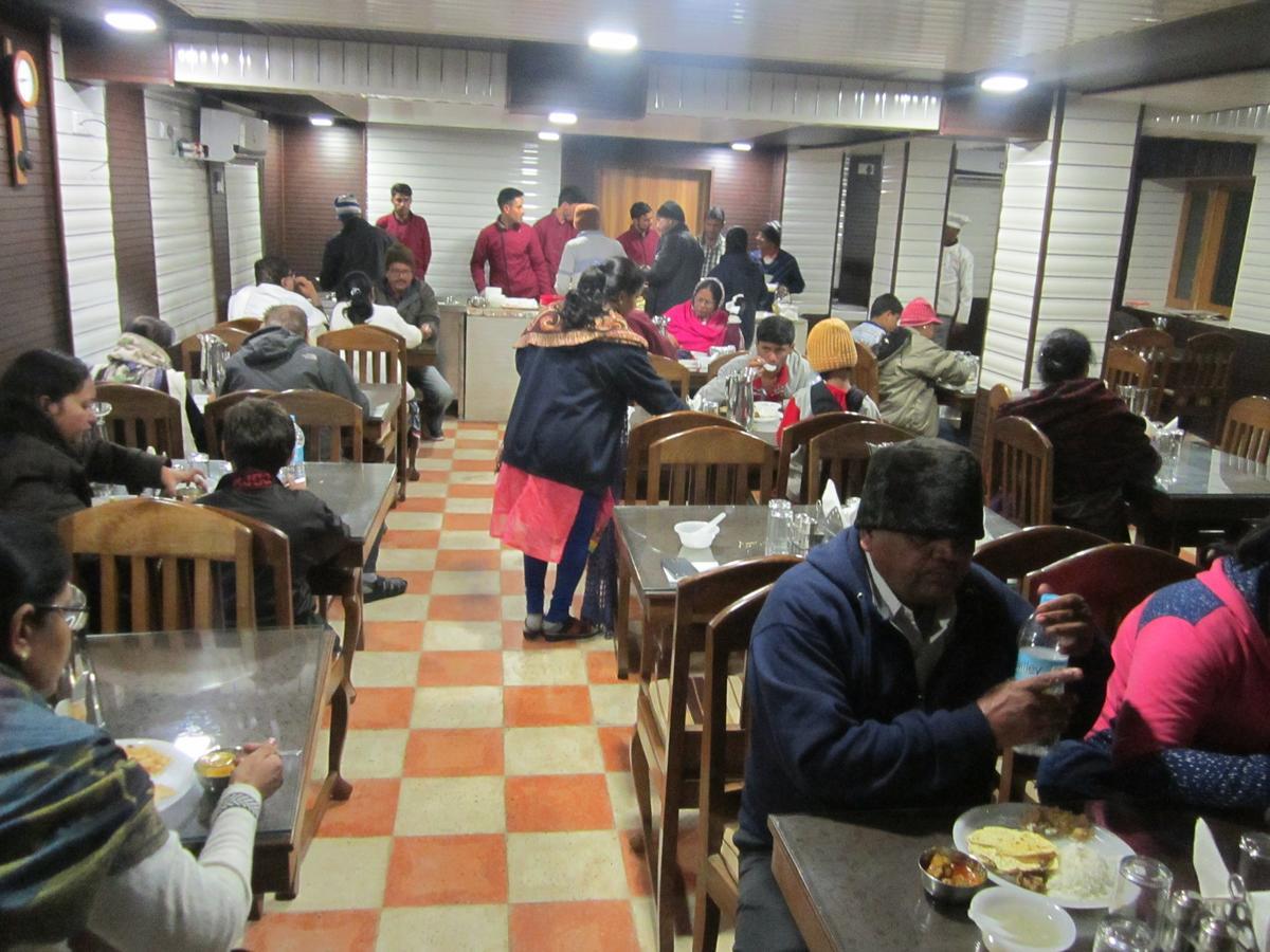 Hotel Akbar Sonamarg Exterior photo